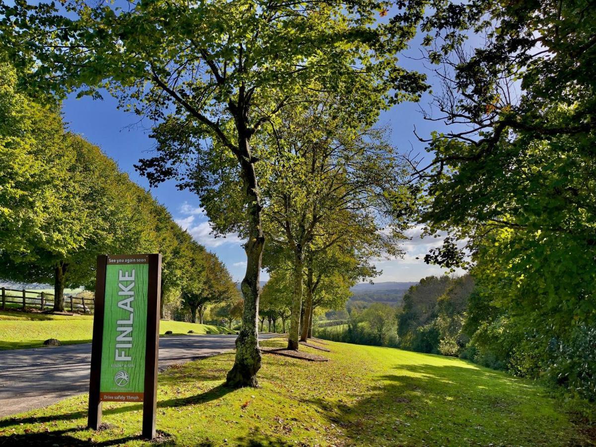 Conkers Lodge For 6 With Hot Tub & Secluded Decking - Spa Resort In Devon Chudleigh 외부 사진