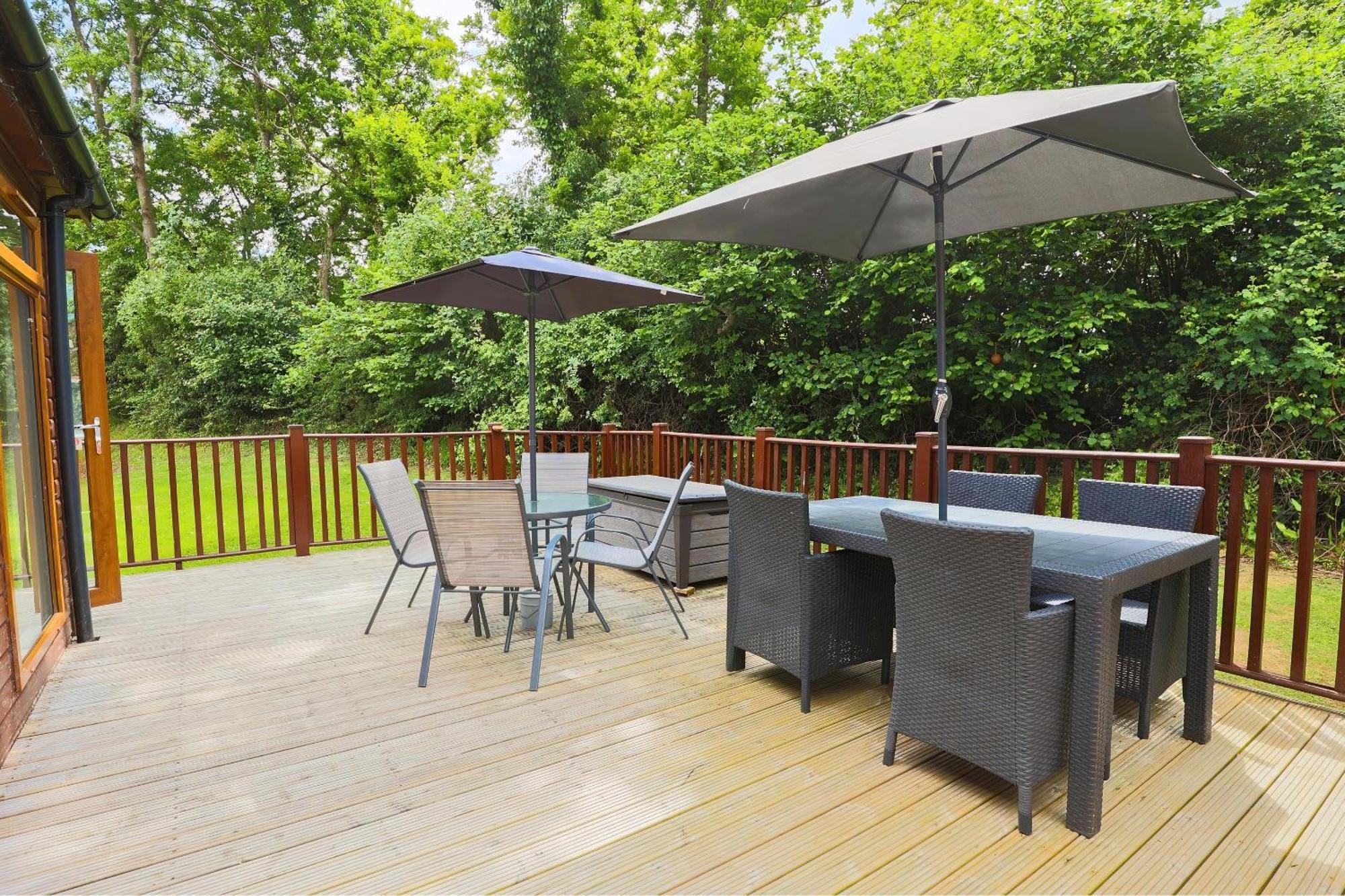Conkers Lodge For 6 With Hot Tub & Secluded Decking - Spa Resort In Devon Chudleigh 외부 사진